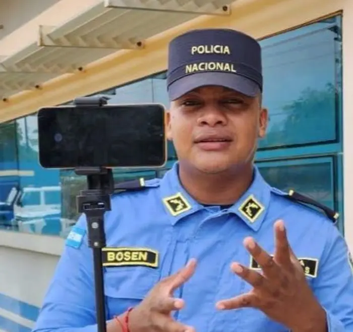 Policía muere y otro resulta herido en intento de rescate de detenido en Puerto Lempiras 1 POLIICA.jpg