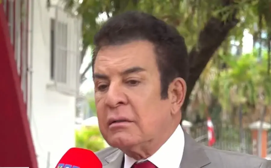 Salvador Nasralla acusa a Libre de generar crisis electoral y respalda a presidenta del CNE 1 Salvador Nasralla 08 07 25.jpg