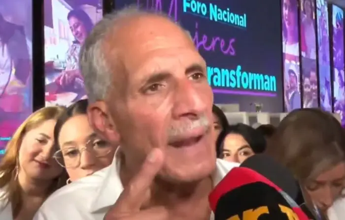 Nasry Asfura critica a quienes planean proclamarse ganadores antes del cierre electoral 4 Tito foro de mujeres 241025.jpg