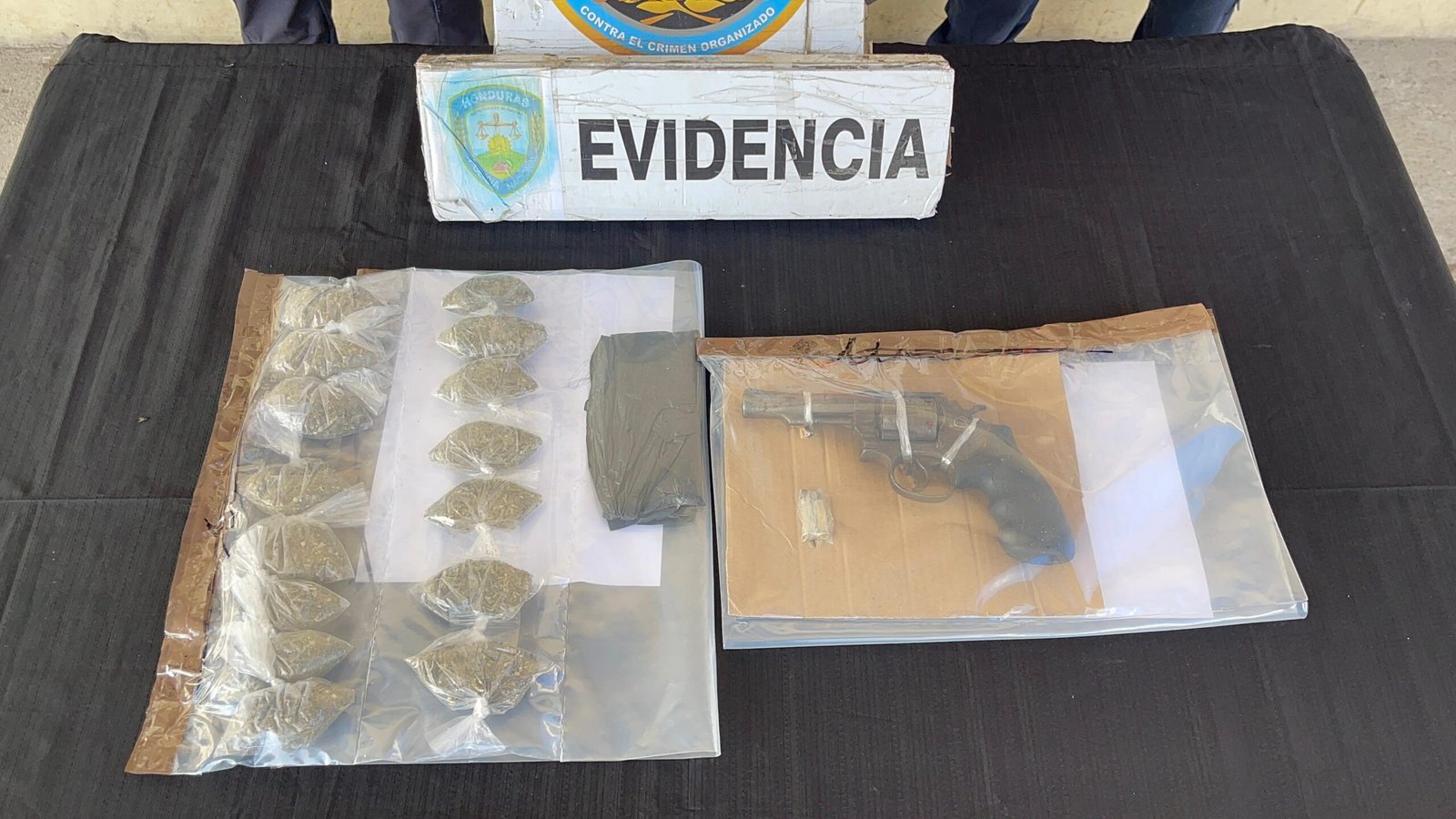 Capturan a dos presuntos vinculados a sicariato y tráfico de drogas en Tegucigalpa 2 b12a79a1 cdb6 4b29 9cfc 95bf168ac1f0 scaled