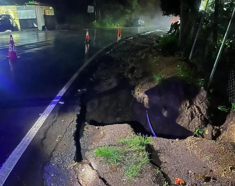 calle Santa Lucia socavon.jpg