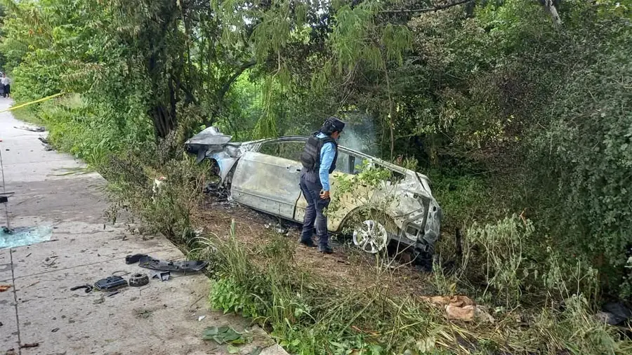 Encuentran cuerpo calcinado dentro de vehículo en Jesús de Otoro, Intibucá 1 carro calcinado Jesus de Otoro.jpg