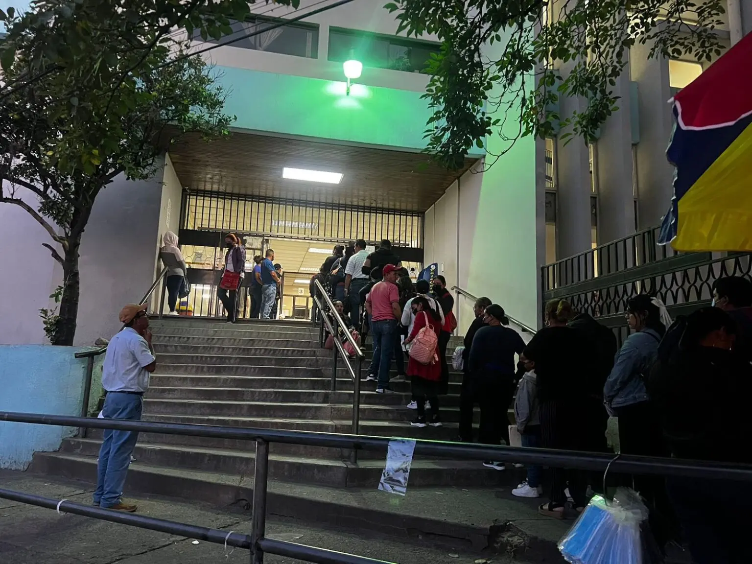 Derechohabientes del IHSS denuncian largas filas, fallas y escasez de medicamentos tras feriado Morazánico 1 citas ihss 1