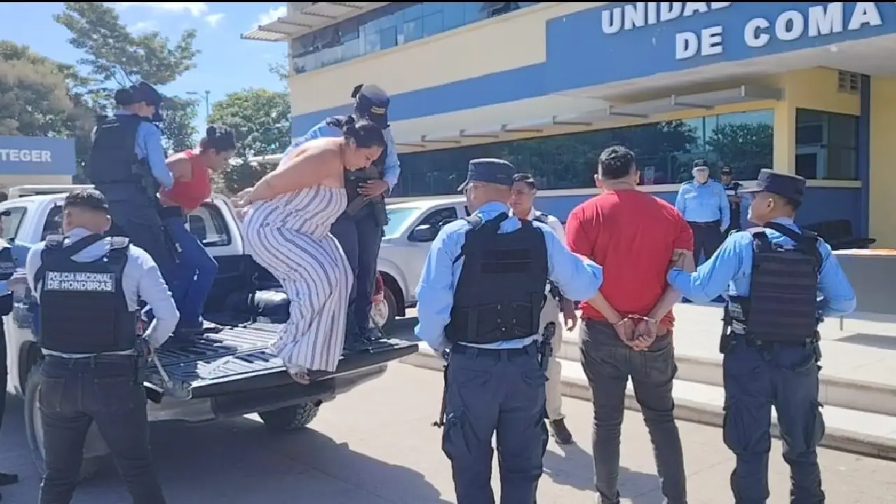 Policía captura a cuatro presuntos asaltantes en la carretera CA-5 1 principal capturan acusados robar buses