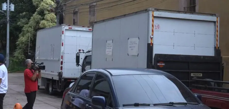 Transportistas en pie de lucha: exigen pagos pendientes al CNE 1 transportistas protestas CNE.jpg
