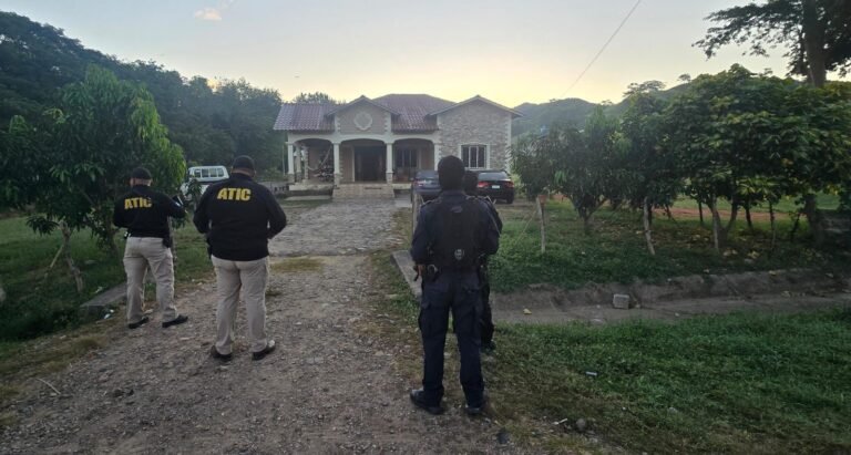 MP y ATIC realizan operativos contra “Los Castillos”, organización criminal liderada por alcalde prófugo de El Triunfo 1 01fd3465 92da 4471 a25b fef177d34923