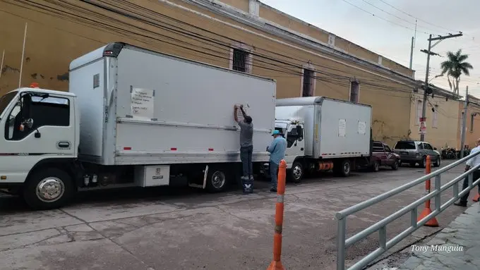 CNE avanza en licitación para transporte de material electoral 1 CNE Transporte protesta.jpg