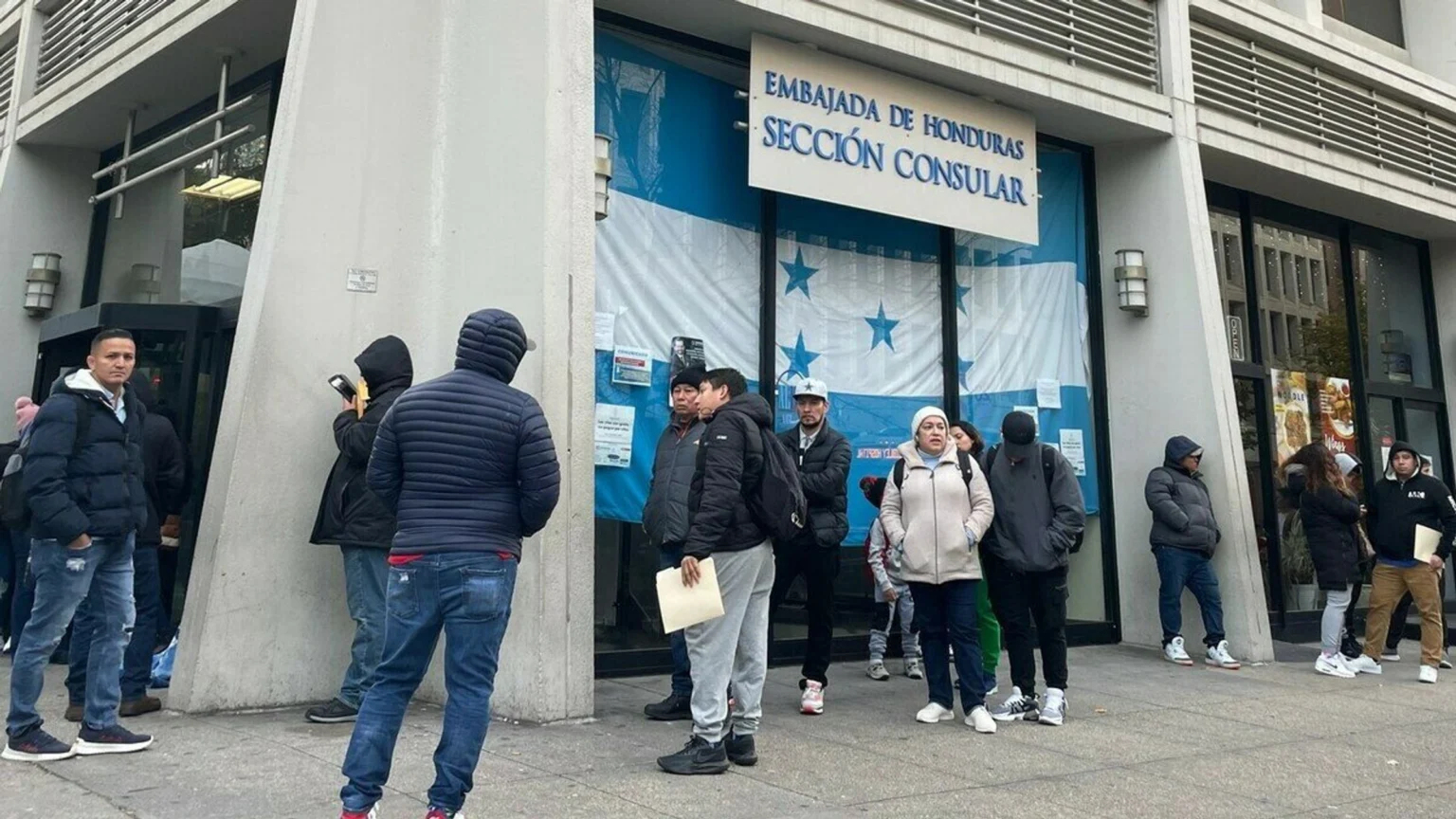Crece alarma por cierre de consulados en EEUU a pocas horas del voto hondureño 1 CONSULADO EEUU