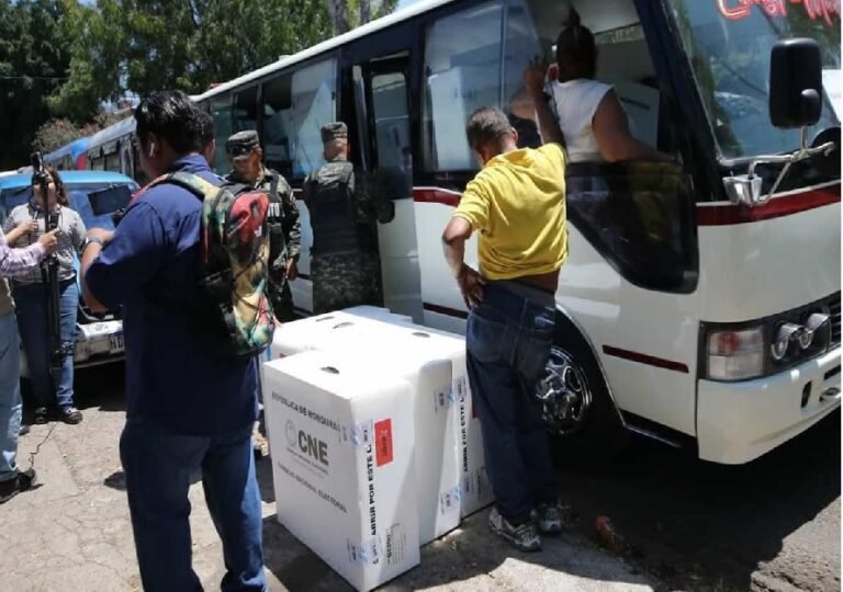 Honduras elecciones generales transporte maletas