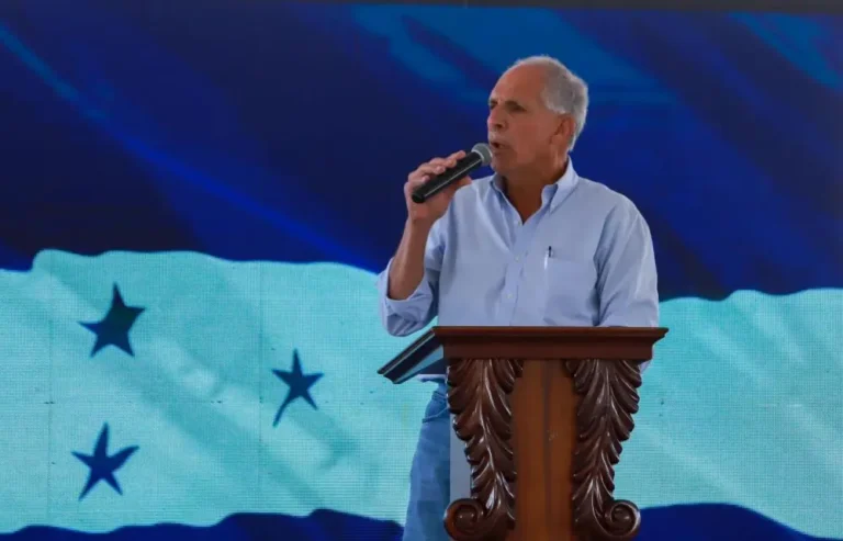 Asfura convoca movilización para el 8 de noviembre en defensa de la democracia 10 Nasry papi asfura.jpg