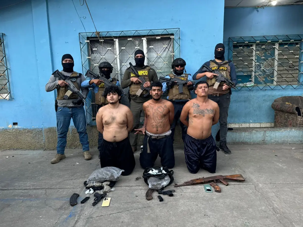 caen tres presuntos cabecillas de la 18 en chamelecon 1