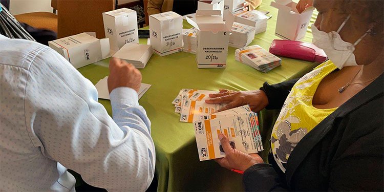 credenciales observadores