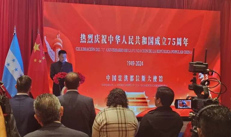 China reafirma principio de una sola China y llama a prudencia a políticos hondureños 2 embajador china en Honduras 1536x914.jpg