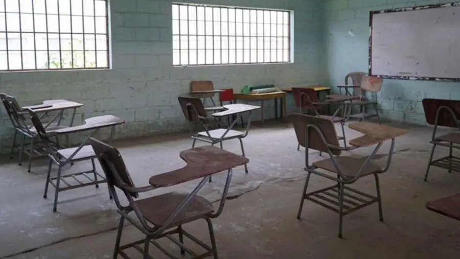Fuertes lluvias obligan a suspender clases presenciales en Atlántida 1 suspension de clases 1.jpg
