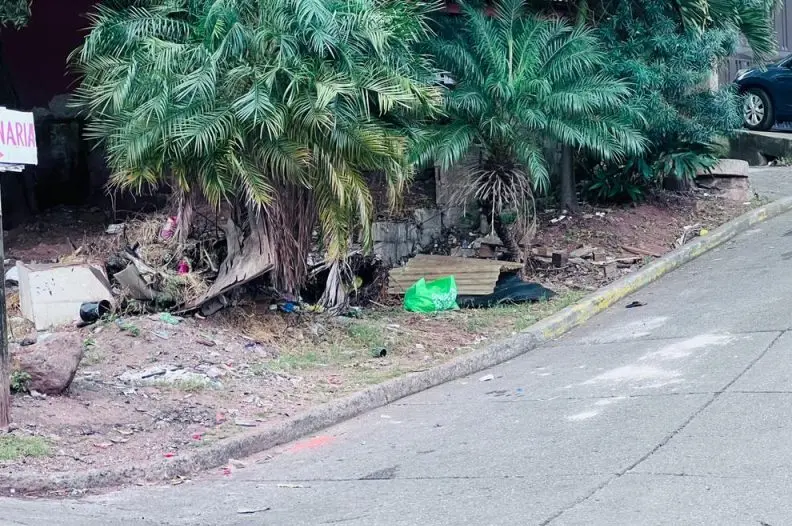 Asesinan a hombre en redondel de colonia La Esperanza 1 MUERTO e1766068179604.jpeg