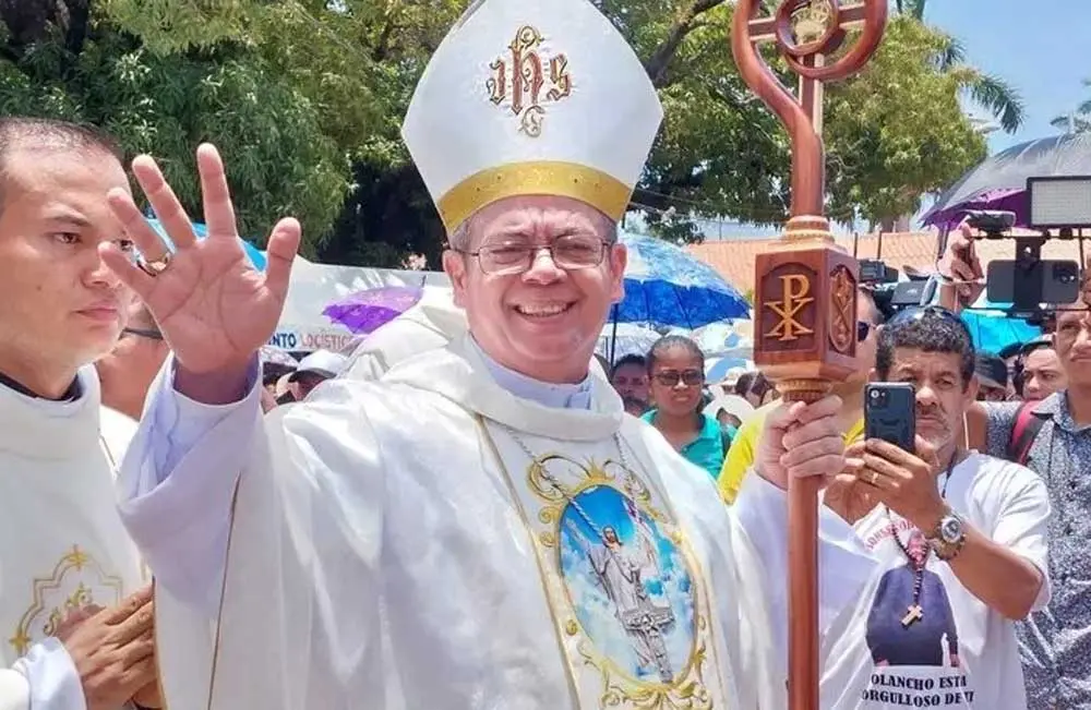 Monsenor Henry Ruiz.jpg