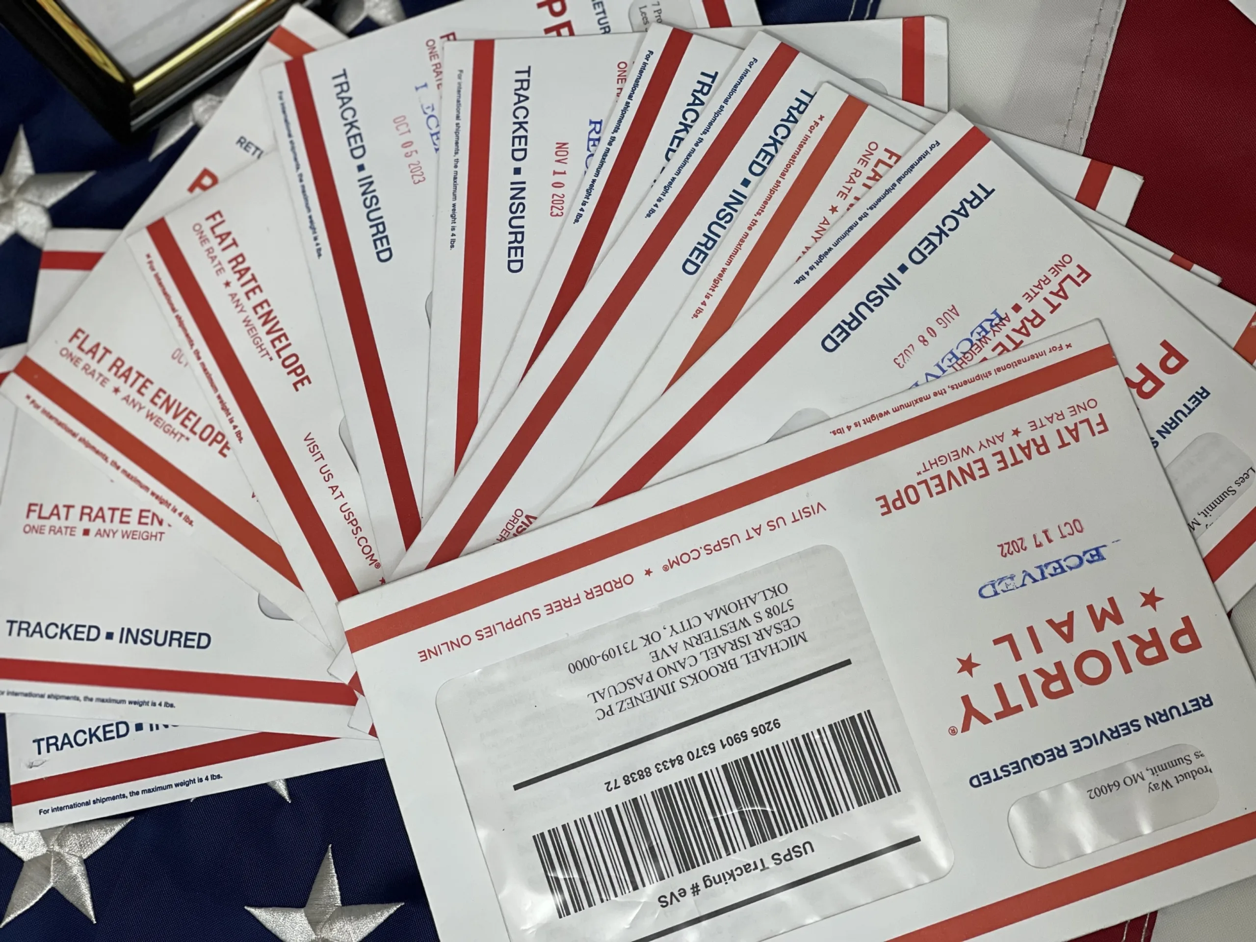 EE. UU. recorta permisos de trabajo para migrantes y genera preocupación en la comunidad 1 Papeles scaled 1