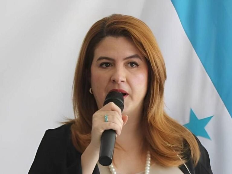 Cossette López llama a la prudencia mientras se completa el conteo electoral 2 a1 1