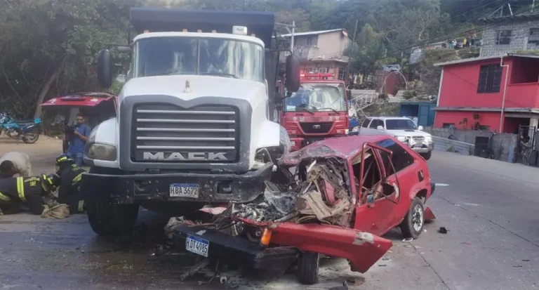 Joven sobrevive a fuerte accidente entre volqueta y turismo en salida sur de Tegucigalpa 2 accidente tegucigalpa1.jpg