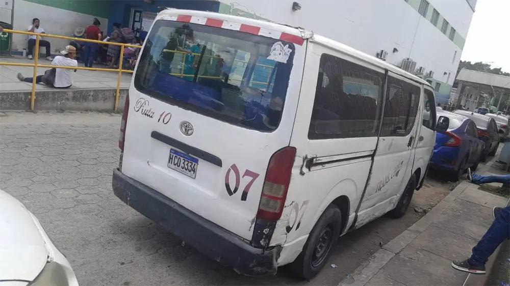 Ataque armado deja sin vida a joven ayudante de la ruta 10 en San Pedro Sula 1 ataque a bus.jpg 1