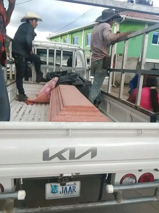 Joven pierde la vida tras desprendimiento de piedra en finca cafetalera de Lempira 3 ataud joven