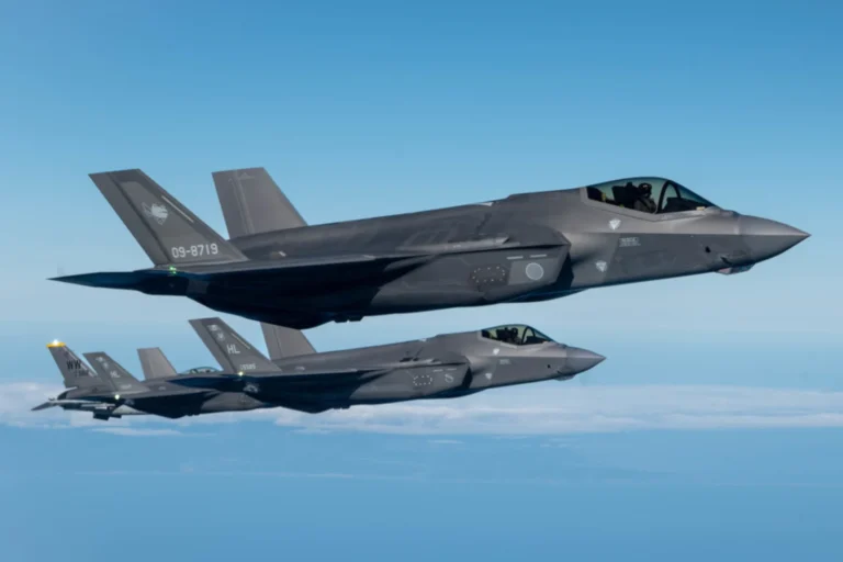 Aviones militares de EE.UU. sobrevuelan cerca de la costa venezolana 4 aviones venezuela