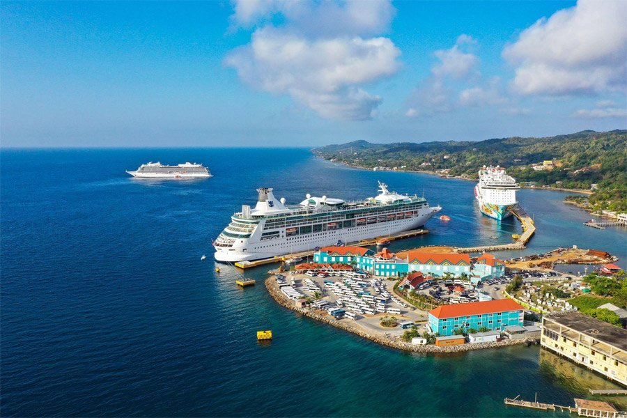 Navidad y Año Nuevo dejaron miles de cruceristas en Roatán 1 cruceros