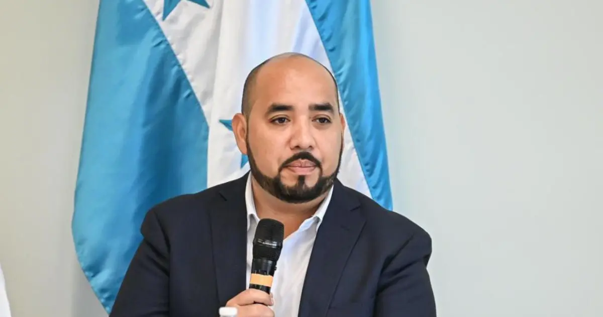 Ministro Daniel Sponda llama a cerrar con profesionalismo tras derrota electoral 1 daniel sponda 12227266 20251011144412