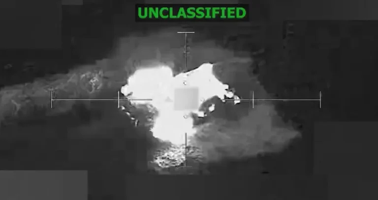 destruccion lancha 1.jpg