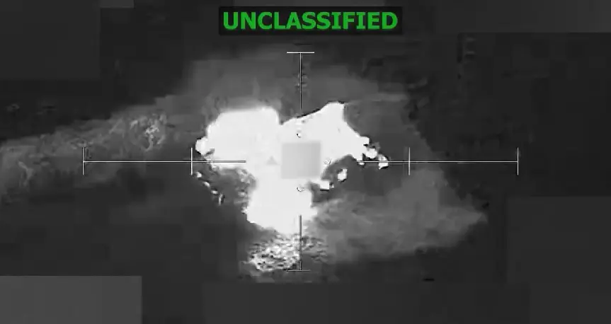 EE.UU. investiga polémico operativo en el Caribe tras muertes de presuntos narcotraficantes 1 destruccion lancha 1.jpg