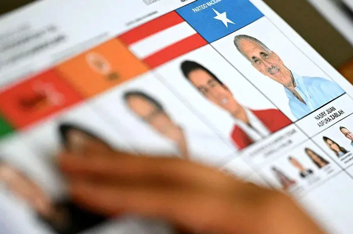 Honduras se prepara para escrutinio clave que podría decidir la presidencia 2 escrutinio especial.jpg