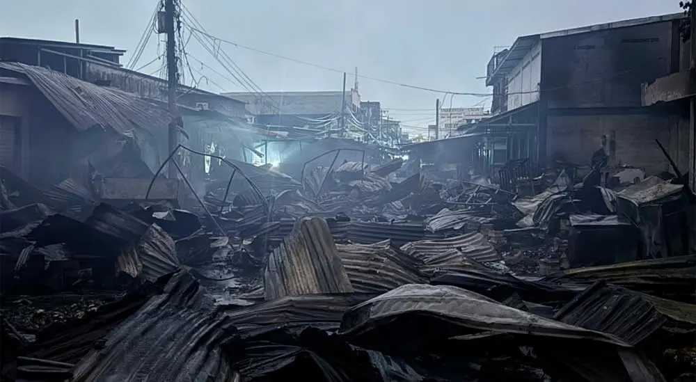 Incendio devastó más de 100 negocios en mercado Medina de San Pedro Sula 2 incendio SPS1.jpg