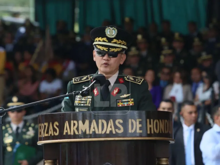 Colegio de Periodistas: Roosevelt Hernández se va de las FFAA “con más pena que gloria” 5 la prensa honduras 1260x945 2025 1 12977081 20251218124312