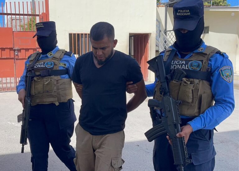Cae “El Chacal” por extorsión mientras trabajaba como conductor de cisterna en Comayagüela 23 6e12e44f f0d1 444e a43c d56568a565f7