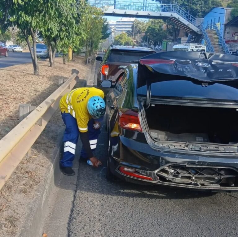 Alcaldía refuerza control vial en más de 20 puntos del Anillo Periférico 7 8ed6405f 9206 4256 8aac dcef98a90b10