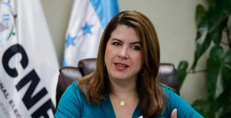 Cossette López denuncia retraso en admisión de amparo ante justicia 3 Cossette Lopez 2 1