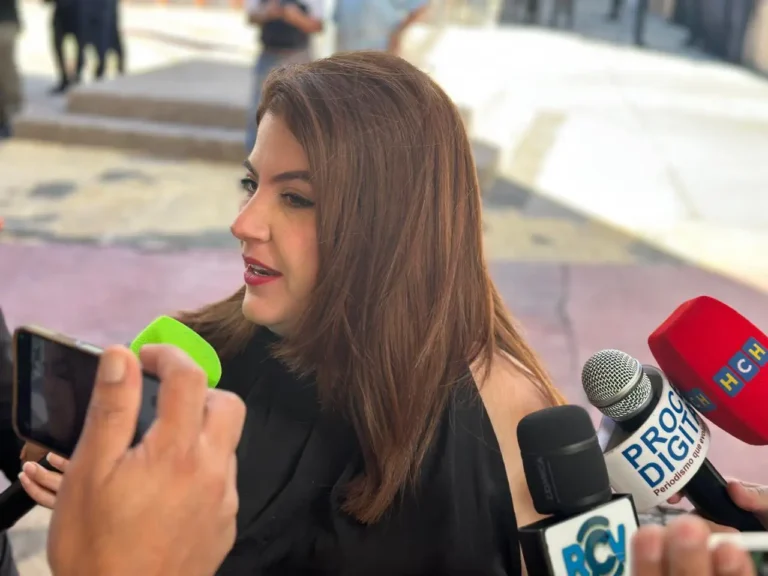 Cossette Lopez.jpg 3