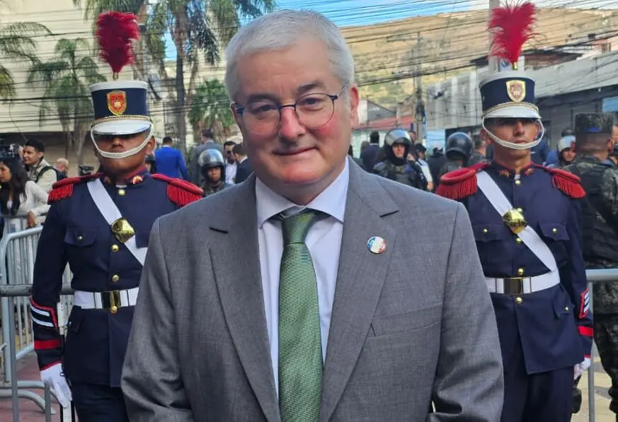 Francia reafirma apoyo a la democracia en Honduras durante la juramentación de Asfura 1 Embajador Cedric Prieto e1769527827979.jpg