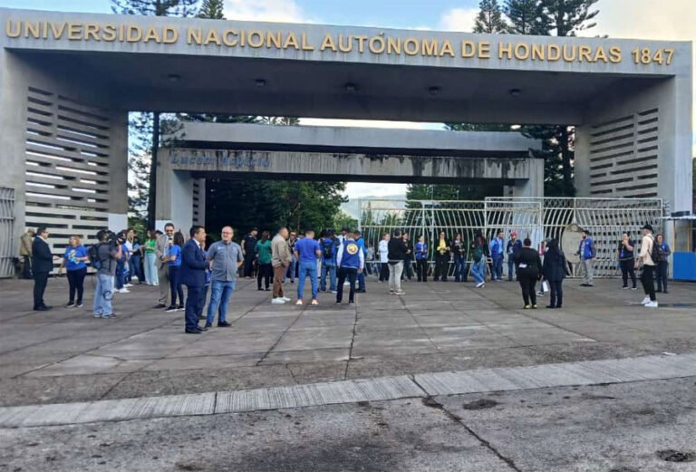 UNAH llegará a nueve departamentos para acercar la educación a los jóvenes 2 Inicio de clases UNAH