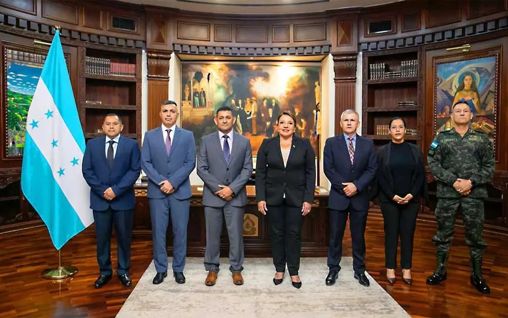 Instalan nueva comisión interventora del sistema penitenciario 1 Junta Interventora carceles.jpg