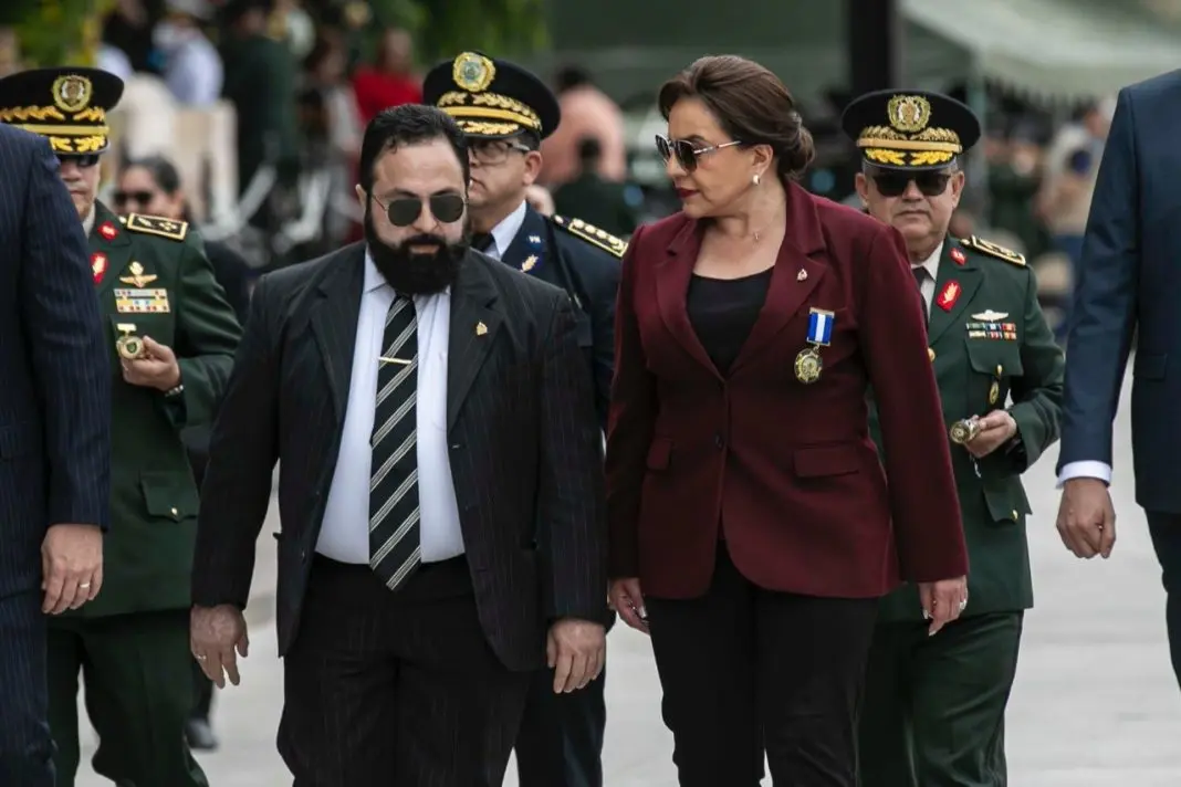 Luis Redondo Xiomara Castro.jpg