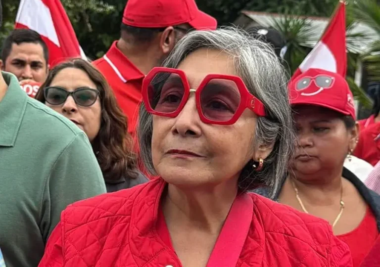 Espinoza acusa a Ejecutivo y Congreso de cometer delito por decreto de escrutinio 11 Maribel Espinoza.jpg