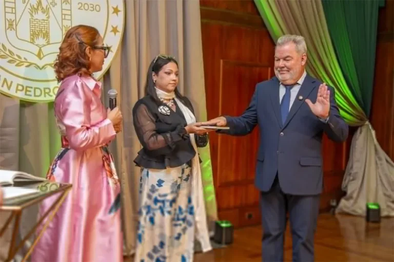 Roberto Contreras asume nuevamente la Alcaldía de San Pedro Sula 23 Roberto Contreras juramento.jpg