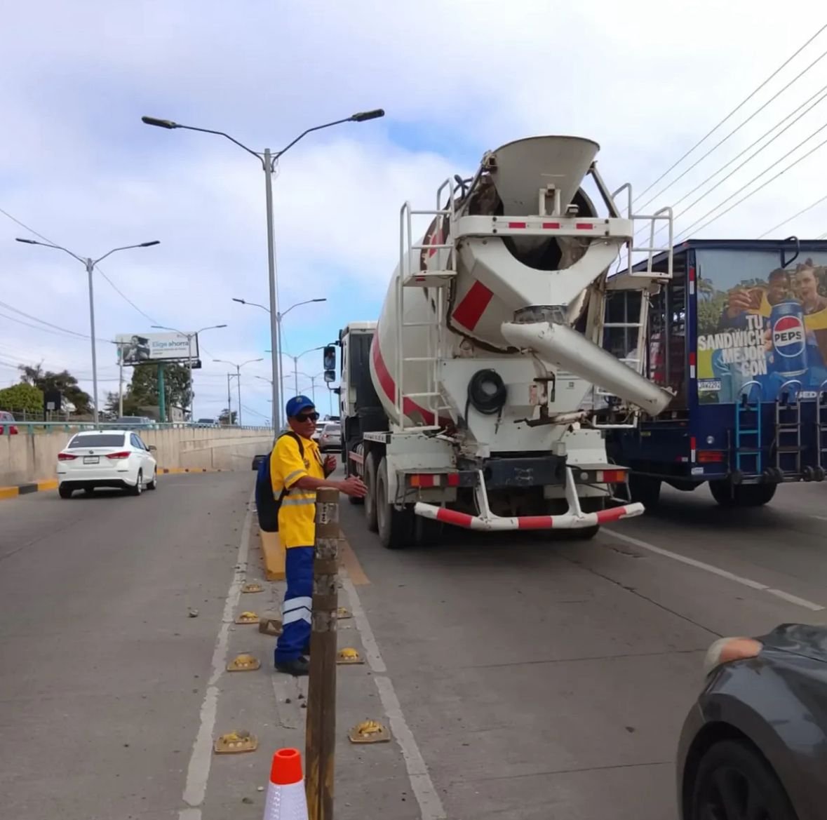 Alcaldía refuerza control vial en más de 20 puntos del Anillo Periférico 2 a1a58401 c456 4a04 b491 78a8c7ed7010