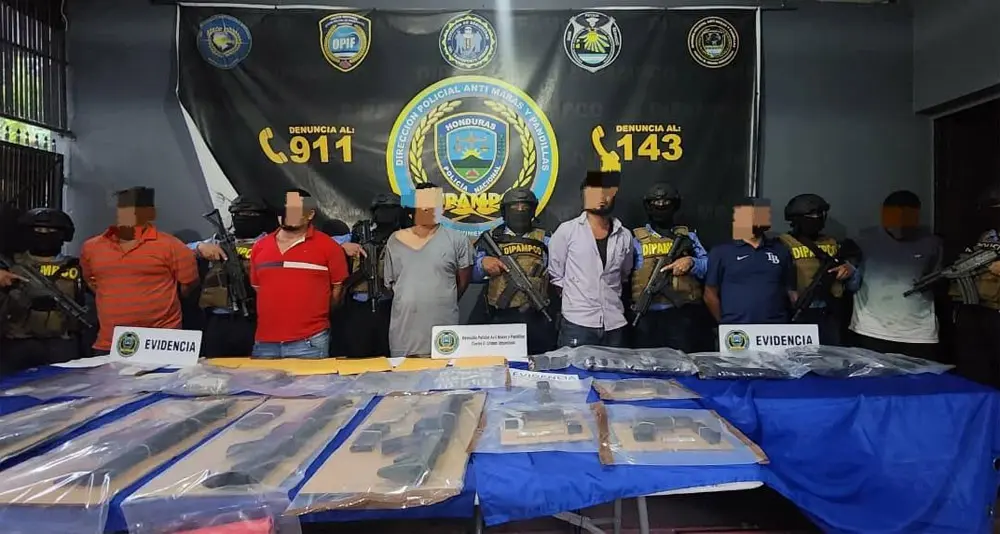 Golpe a la delincuencia: Capturan a seis miembros del “Cartel del Atlántico” en San Pedro Sula 1 armas SPS2.jpg