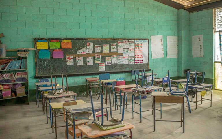 Atlántida suspende clases presenciales por intensas lluvias 4 aulas1