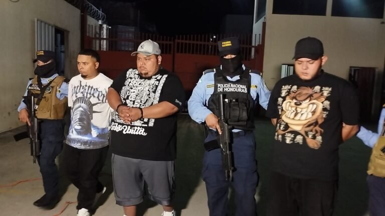 c1718356 cee6 4312 8b59 d3547e521b2e