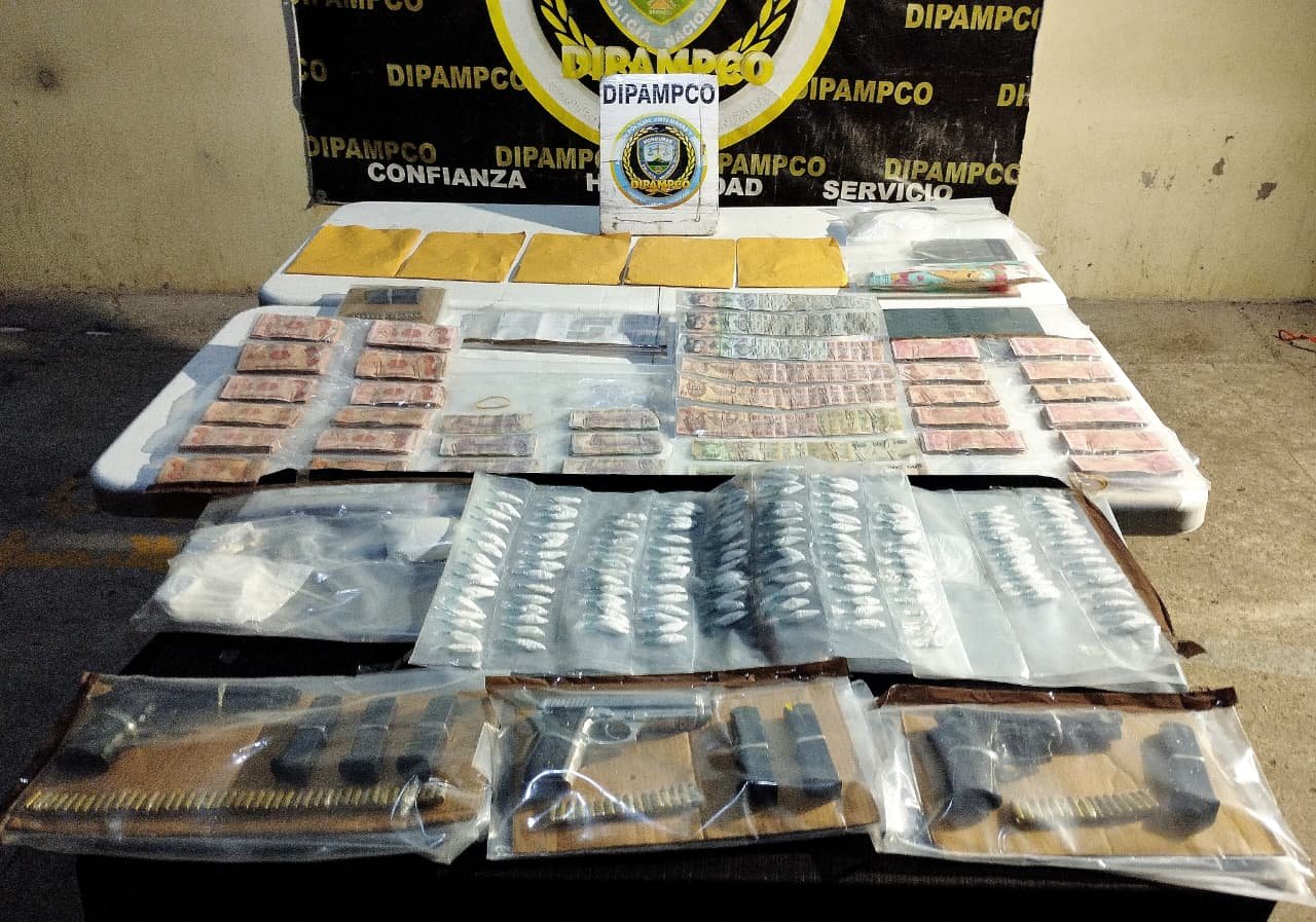 e9eefdfe 06b3 460a b183 b37cb7ff474f