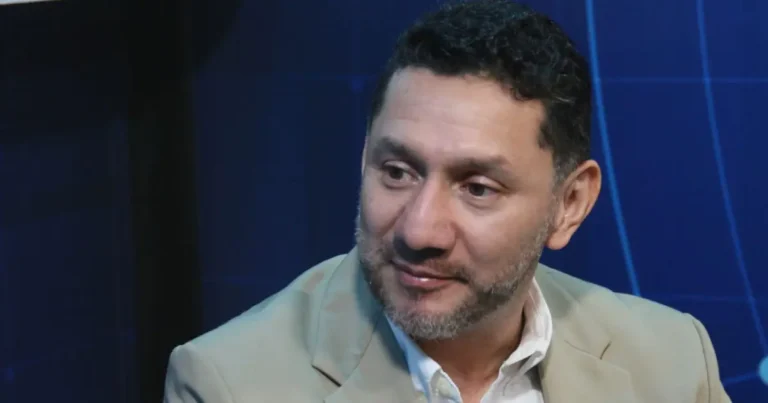 Analista advierte que tomas de carreteras y del Congreso buscan negociación política 9 hablemos de politica 4 12352720 20251022185152