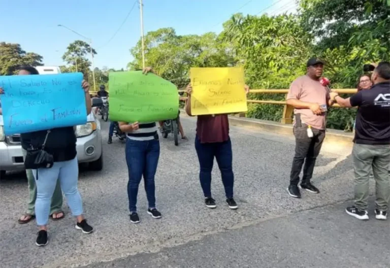 Bloqueo político deja sin salario a parte del magisterio 23 protesta docentes salario.jpg